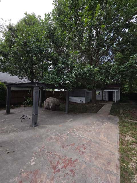 Tiny photo for 515 S Washington Street, Kokomo, IN 46901 (MLS # 202630921)
