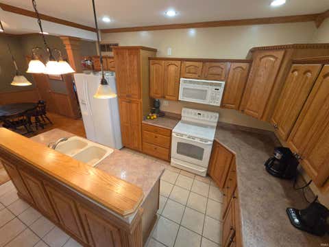 Tiny photo for 515 S Washington Street, Kokomo, IN 46901 (MLS # 202630921)