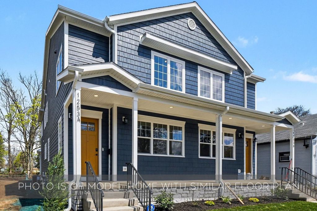 Photo of 1335 Corby Boulevard #B, South Bend, IN 46617 (MLS # 202614167)