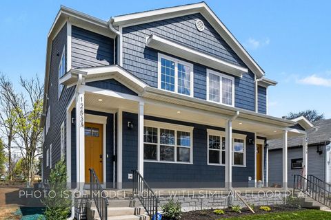 Photo of 1335 Corby Boulevard #B, South Bend, IN 46617 (MLS # 202614167)