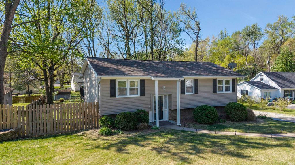 Photo of 7433 Acorn Drive, Newburgh, IN 47630 (MLS # 202611855)