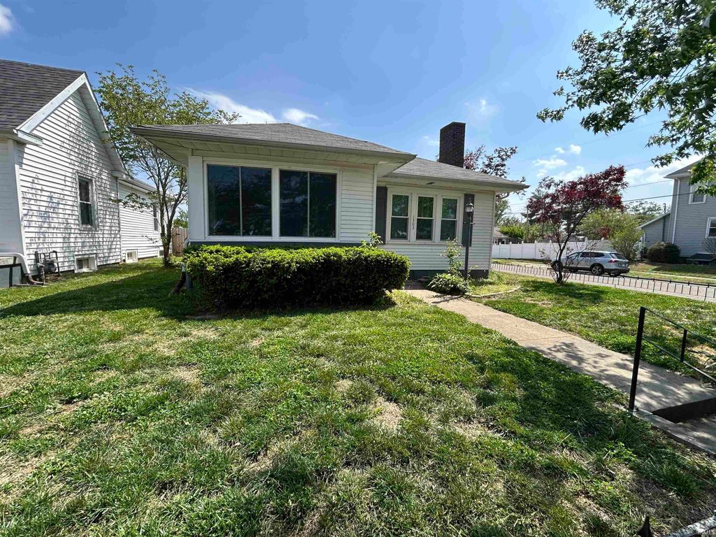 Photo of 1303 N Upper 11th Street, Vincennes, IN 47591 (MLS # 202613717)