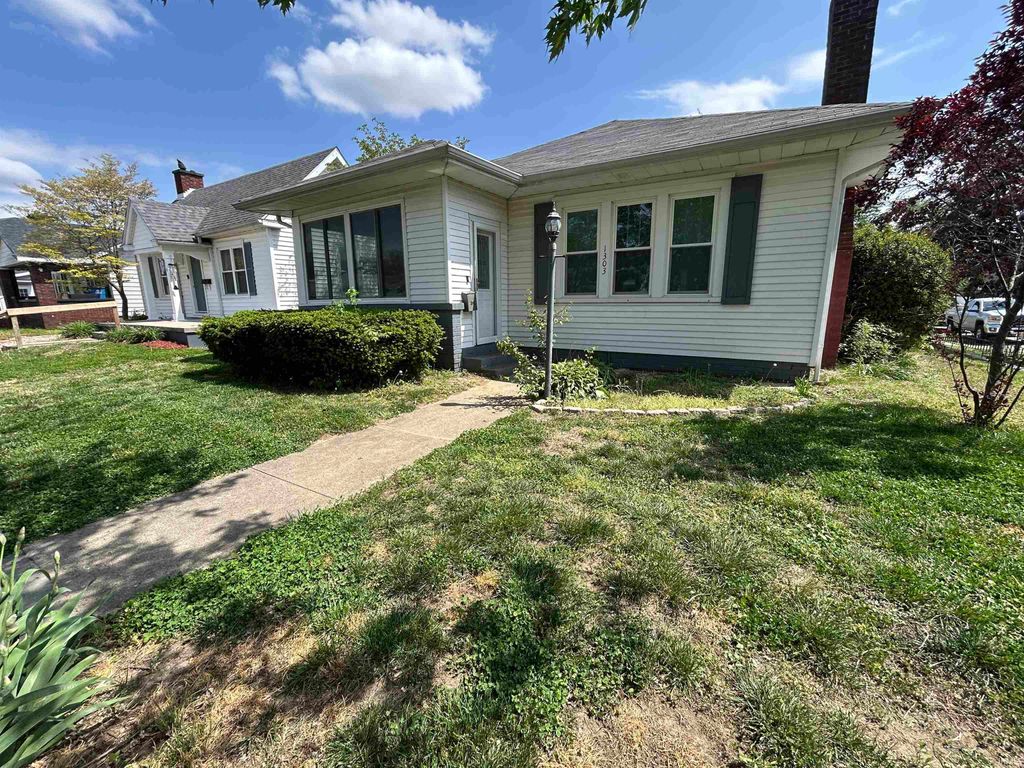 Photo of 1303 N Upper 11th Street, Vincennes, IN 47591 (MLS # 202613717)