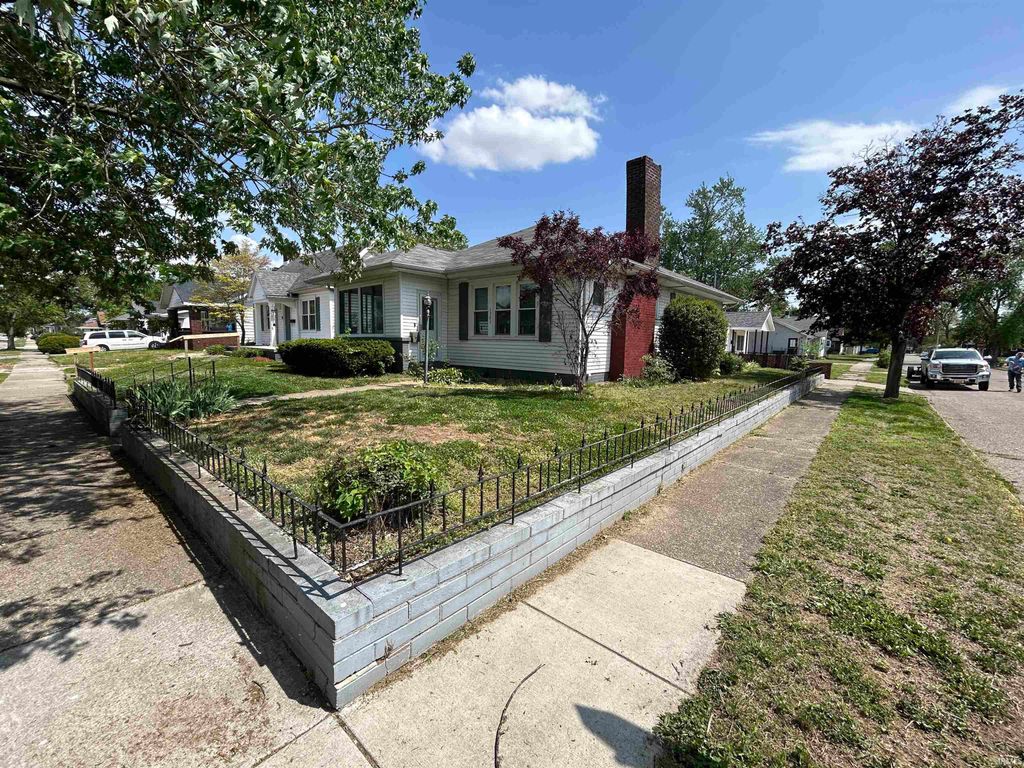 Photo of 1303 N Upper 11th Street, Vincennes, IN 47591 (MLS # 202613717)