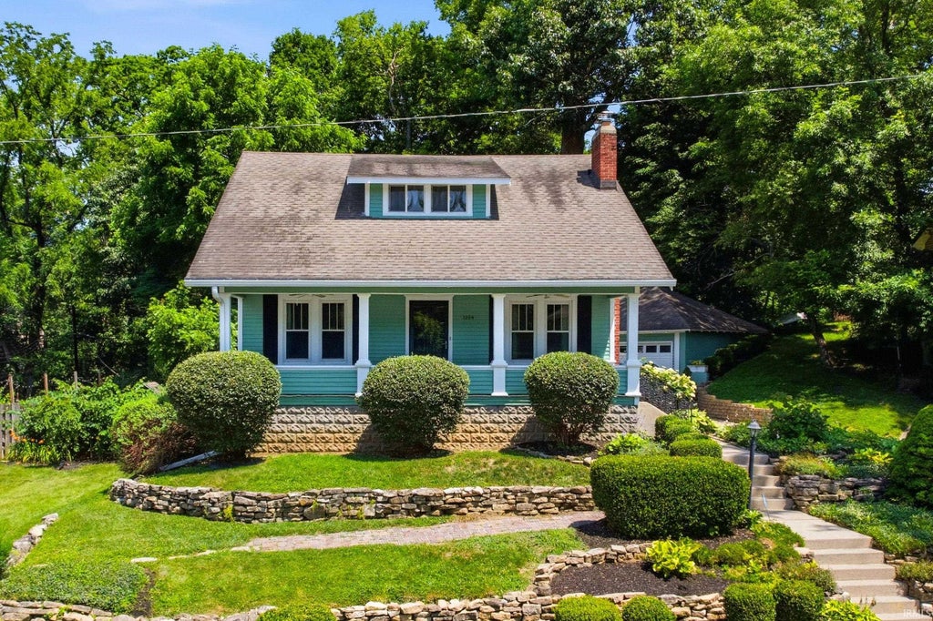 Photo of 1208 Woodlawn Drive, New Castle, IN 47362 (MLS # 202626903)
