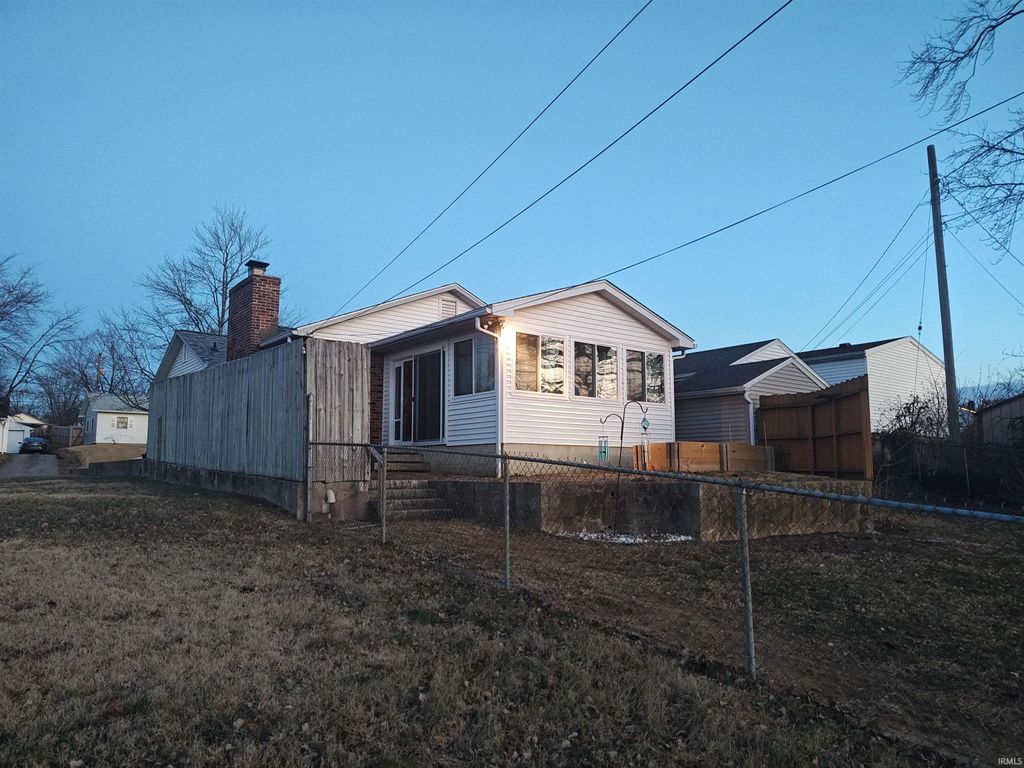 Photo of 5308 Sherbrooke Road, Evansville, IN 47710 (MLS # 202602545)