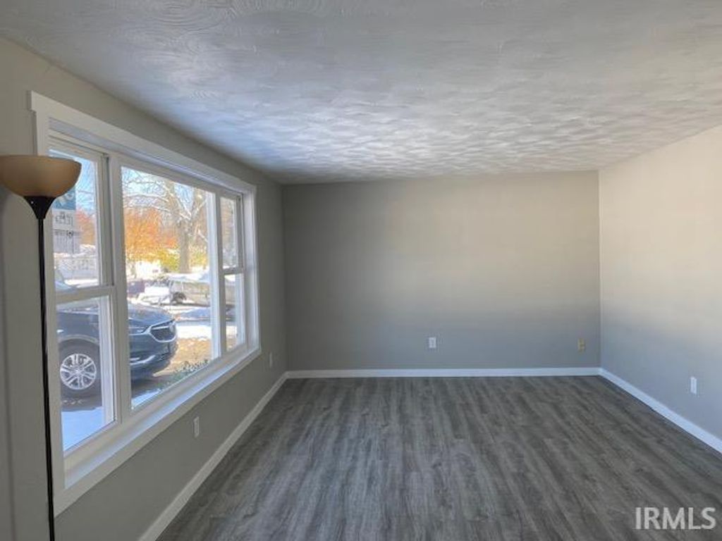 Photo of 5218 Ashland Drive, Fort Wayne, IN 46835 (MLS # 202546258)