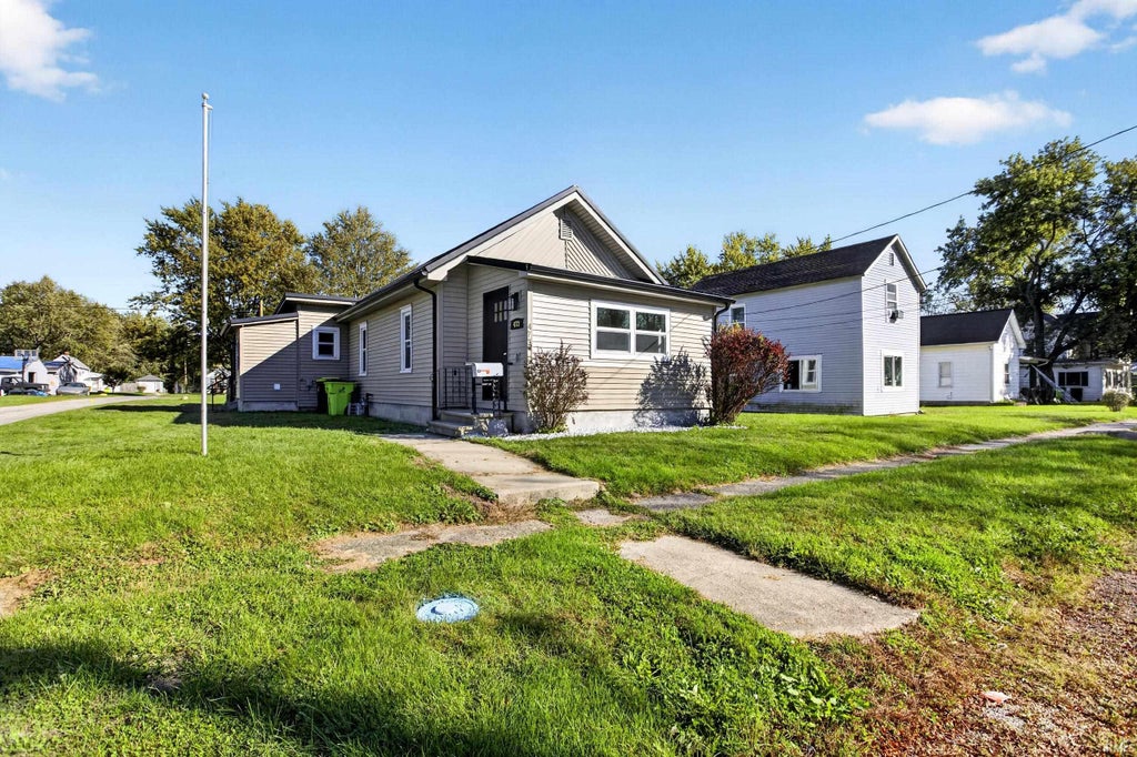 Photo of 473 Swan Street, Huntington, IN 46750 (MLS # 202643320)