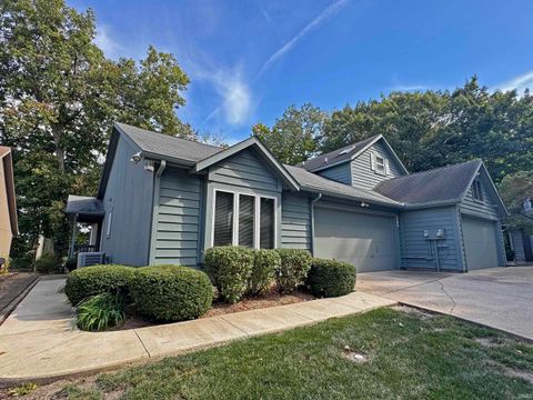 Photo of 3509 Creek Ridge, Lafayette, IN 47905 (MLS # 202535329)