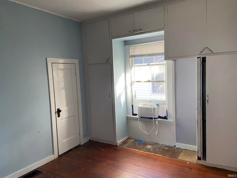 Tiny photo for 207 S Market Street, North Manchester, IN 46962 (MLS # 202542582)