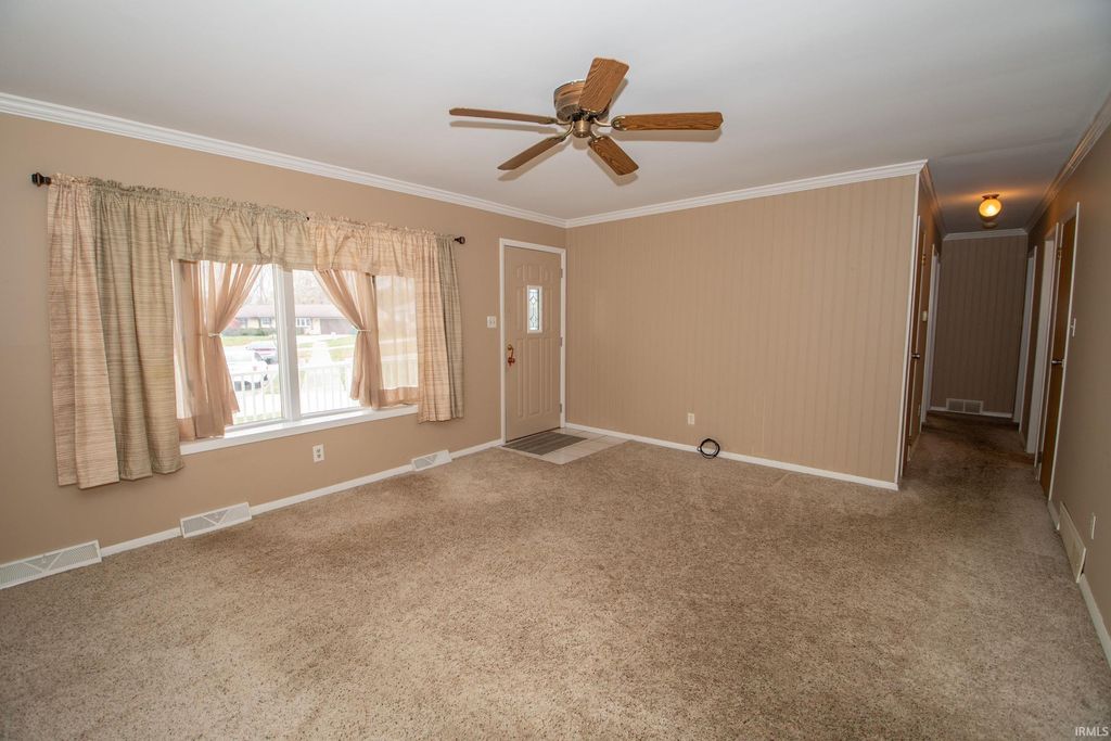 Photo of 615 E 15Th Street, Mishawaka, IN 46544 (MLS # 202546839)