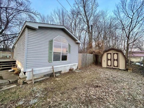 Tiny photo for 8594 S Yellow View Lane, Claypool, IN 46539 (MLS # 202616171)