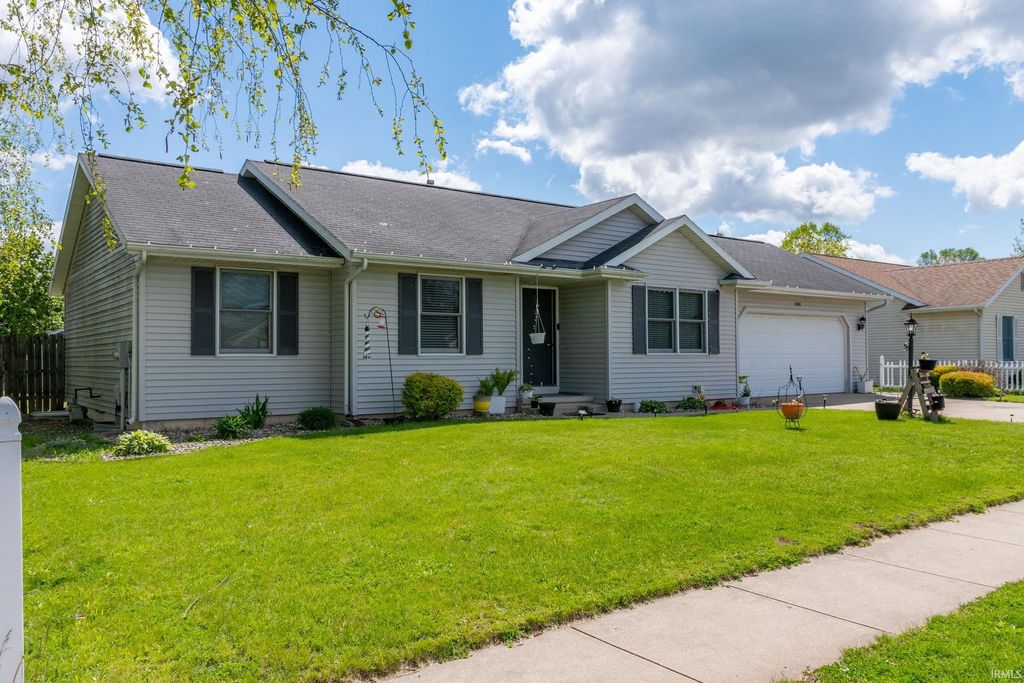 Photo of 1008 Colonial Manor Drive, Goshen, IN 46516 (MLS # 202615887)