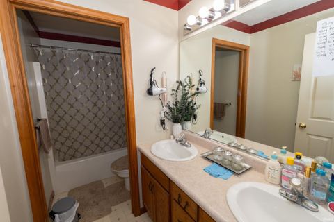 Tiny photo for 1008 Colonial Manor Drive, Goshen, IN 46516 (MLS # 202615887)