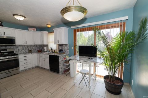 Tiny photo for 1008 Colonial Manor Drive, Goshen, IN 46516 (MLS # 202615887)