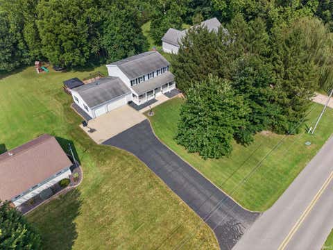 Tiny photo for 4557 E Division Road, Logansport, IN 46947 (MLS # 202634656)