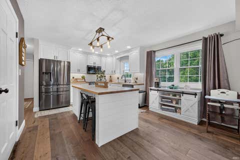 Tiny photo for 4557 E Division Road, Logansport, IN 46947 (MLS # 202634656)
