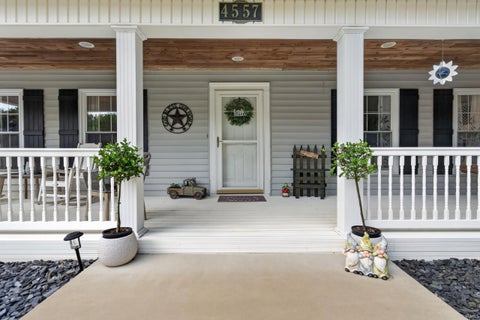 Tiny photo for 4557 E Division Road, Logansport, IN 46947 (MLS # 202634656)