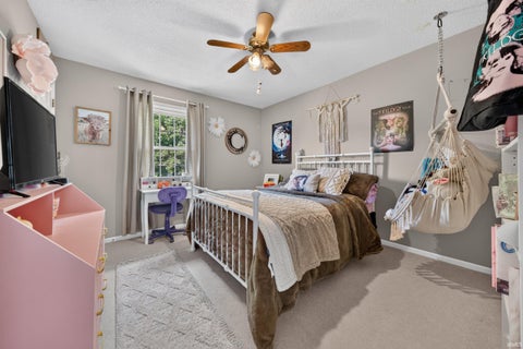 Tiny photo for 4557 E Division Road, Logansport, IN 46947 (MLS # 202634656)