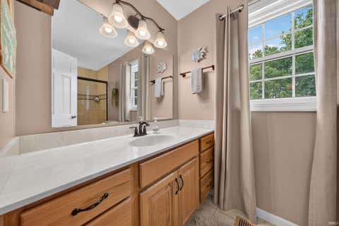 Tiny photo for 4557 E Division Road, Logansport, IN 46947 (MLS # 202634656)