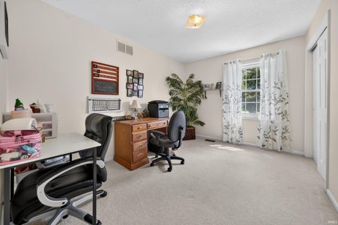 Tiny photo for 4557 E Division Road, Logansport, IN 46947 (MLS # 202634656)