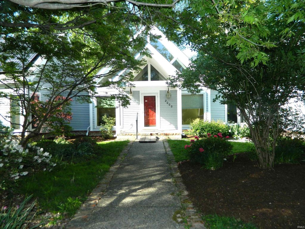 Photo of 2000 S Crandall Court, Bloomington, IN 47401 (MLS # 202614177)