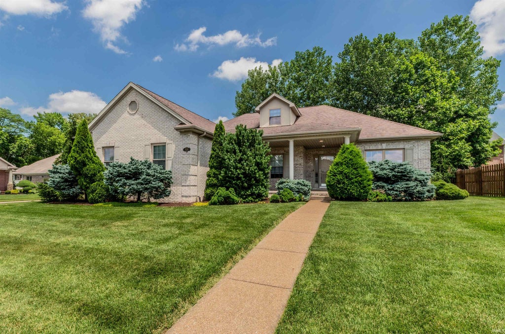 Photo of 4630 Fieldcrest Place, Newburgh, IN 47630 (MLS # 202623235)