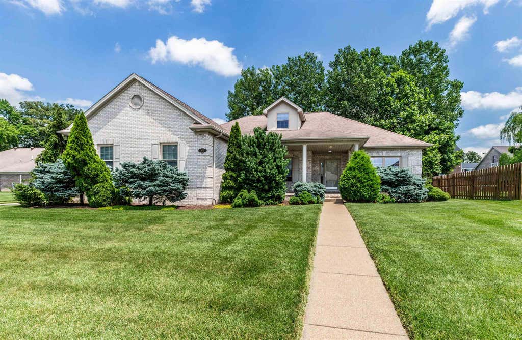 Photo of 4630 Fieldcrest Place, Newburgh, IN 47630 (MLS # 202623235)