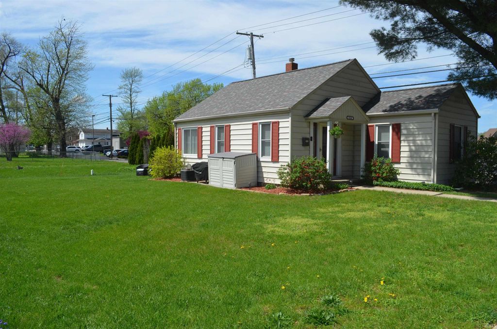 Photo of 114 S Harrison Street, Warsaw, IN 46580 (MLS # 202615818)