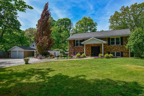 Photo of 9908 Fischer Road, Evansville, IN 47720 (MLS # 202615081)