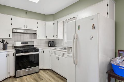 Tiny photo for 18 Kohl Court, Lafayette, IN 47909 (MLS # 202607955)