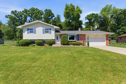 Photo of 52193 Wayne Ct N CT, Granger, IN 46530 (MLS # 202621284)
