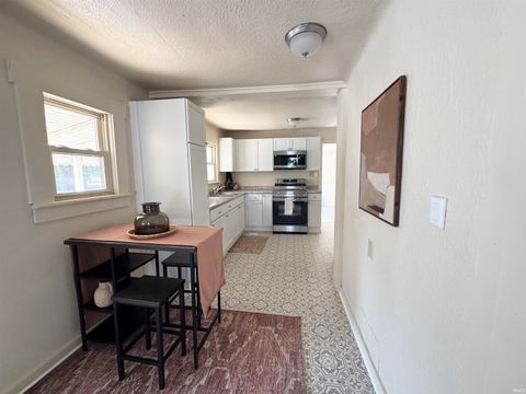 Tiny photo for 2327 N Bell Street, Kokomo, IN 46901 (MLS # 202538521)