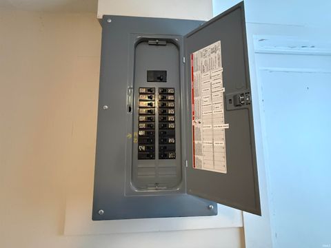 Tiny photo for 219 W Washington Street, Oakland City, IN 47660 (MLS # 202603855)