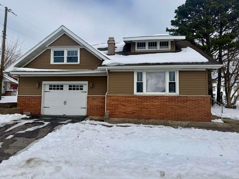 Photo of 219 W Washington Street, Oakland City, IN 47660 (MLS # 202603855)