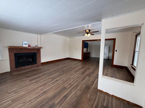 Tiny photo for 219 W Washington Street, Oakland City, IN 47660 (MLS # 202603855)