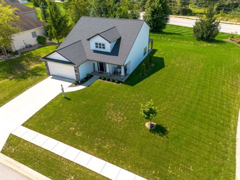 Tiny photo for 927 Clairborne Drive, Fort Wayne, IN 46818 (MLS # 202635183)