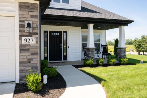 Tiny photo for 927 Clairborne Drive, Fort Wayne, IN 46818 (MLS # 202635183)
