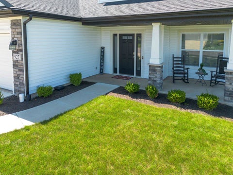 Tiny photo for 927 Clairborne Drive, Fort Wayne, IN 46818 (MLS # 202635183)