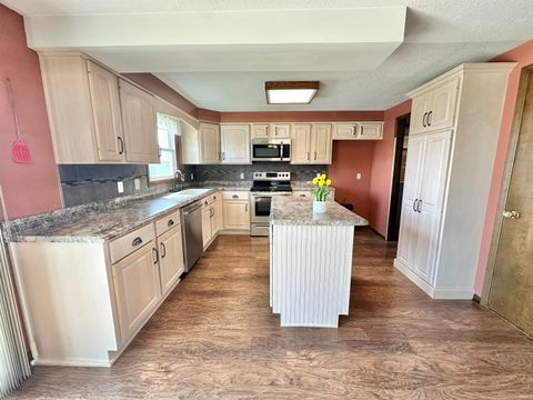 Tiny photo for 2767 N 300 West, Bluffton, IN 46714 (MLS # 202614661)