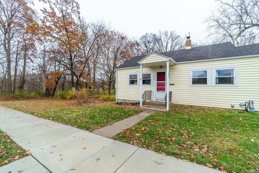 Photo of 508 Penn Avenue, Fort Wayne, IN 46805 (MLS # 202547004)