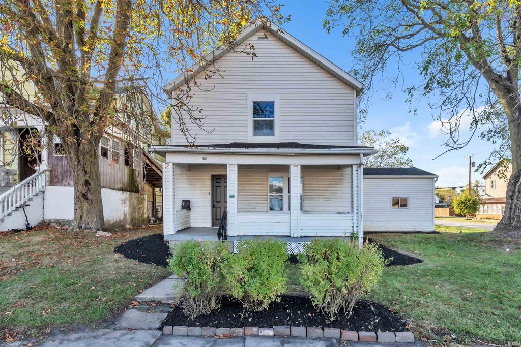 Photo of 104 S Cowen Street, Garrett, IN 46738 (MLS # 202541912)