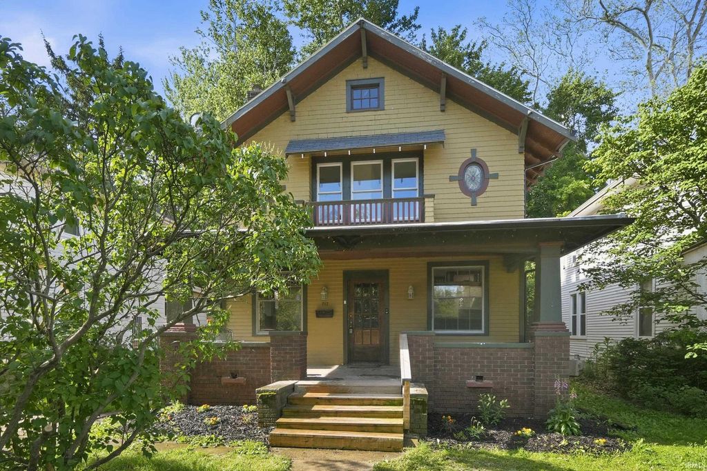 Photo of 717 Kinnaird Avenue, Fort Wayne, IN 46807 (MLS # 202621152)
