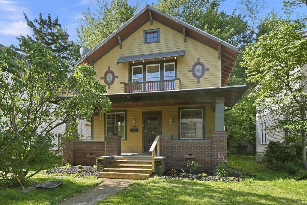 Photo of 717 Kinnaird Avenue, Fort Wayne, IN 46807 (MLS # 202621152)