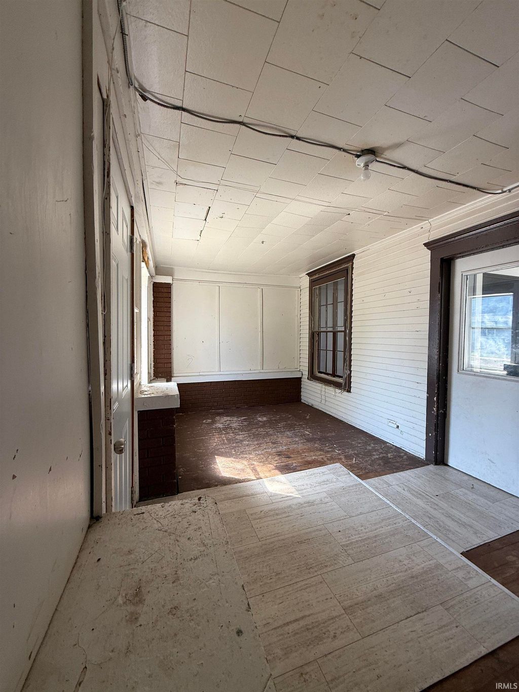 Photo of 1010 W Wolf Street, Elkhart, IN 46516 (MLS # 202537665)