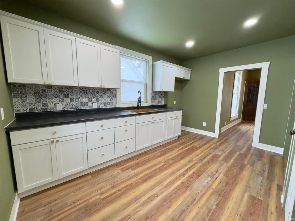 Photo of 506 E Main Street, Peru, IN 46970 (MLS # 202604019)