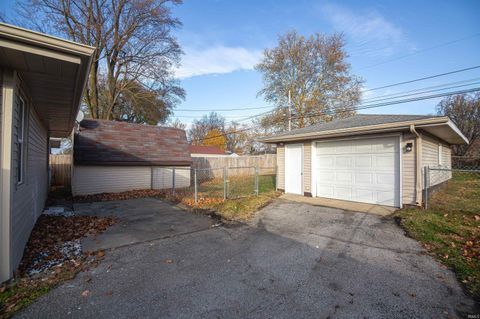 Tiny photo for 2211 N 24th Street, Lafayette, IN 47904 (MLS # 202546745)