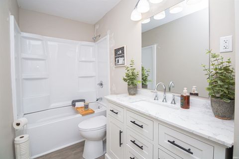 Tiny photo for 2211 N 24th Street, Lafayette, IN 47904 (MLS # 202546745)