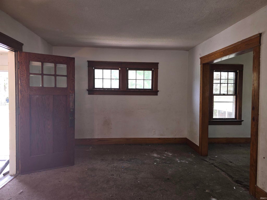 Photo of 430 Greenwood Avenue, Fort Wayne, IN 46808 (MLS # 202629006)