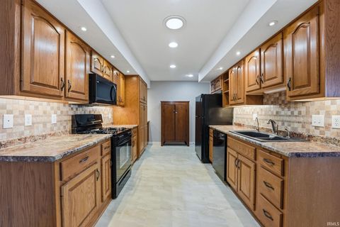 Tiny photo for 11612 Yellowstone Trail, Harlan, IN 46743 (MLS # 202611914)